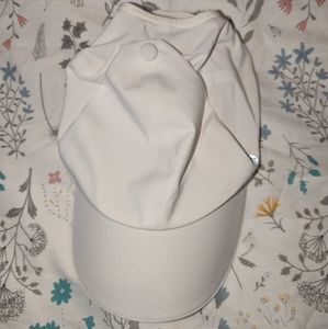 white fast and free running hat